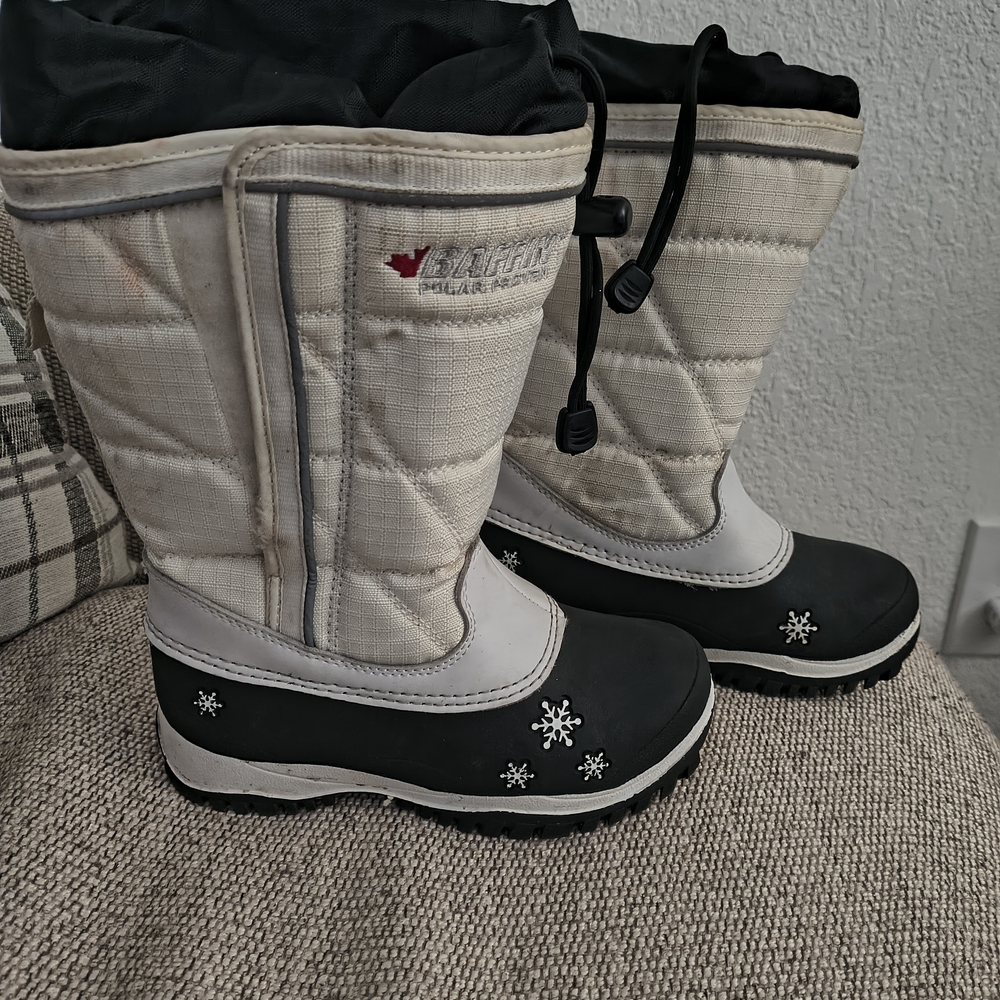 Baffin Black and White Kids Snow Boots